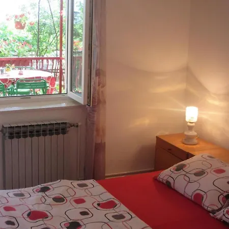 Miletic Prizemlje 2 - Hr-10011-05 By Interhome Apartmán